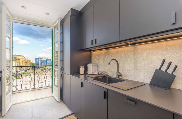 Mundo - 2 BR Apartment at Saifi Village
