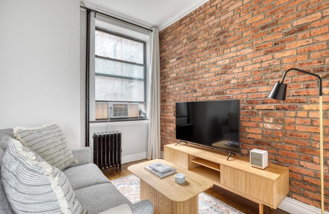 Murray Hill 2br w wd nr UN NYC-1052