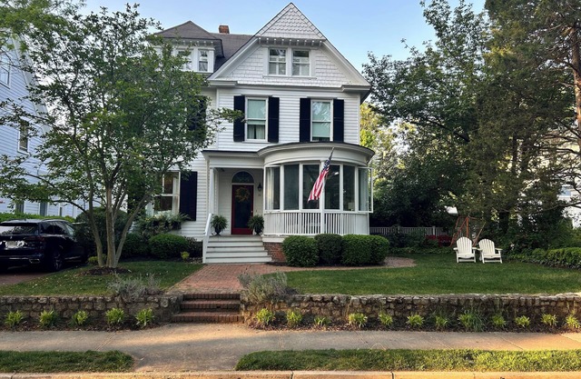 Murray Hill beauty with short walk to Main Street