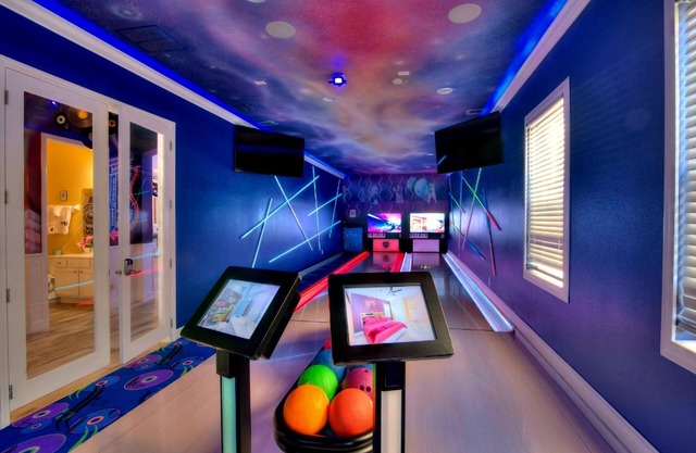 AS SEEN ON TV Music City Bowling Mansion