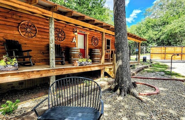Music Mountain Retreat Cabin A