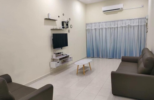 My Homestay Sitiawan - Astronaut Space House 8 Pax