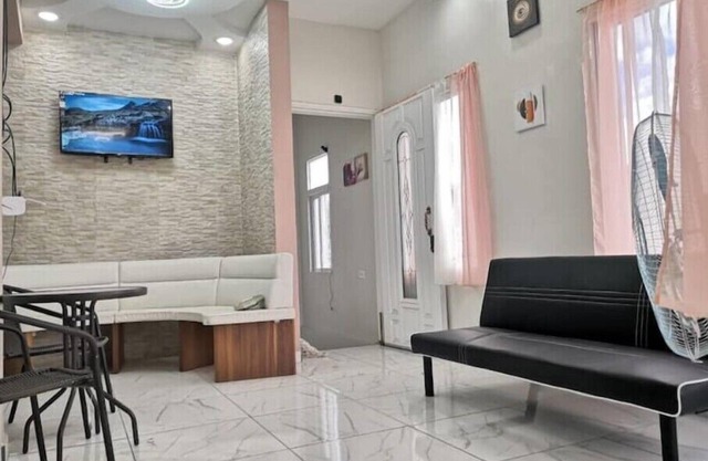 My Little Penthouse/Blvrd Morazan/Lomas/USA Embass