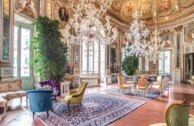 Palazzo Doria luxury building in the historic center of Naples with 6 bedrooms 12 sleeps