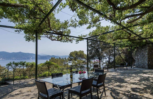 Villa Portofino est une luxueuse villa dans les Cinque Terre, Ligura, avec accès privé à la mer, 5 chambres