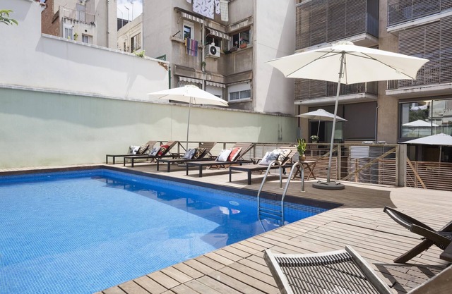 Mon espace Barcelone Apart. dans un bâtiment avec piscine partagée à Gracia