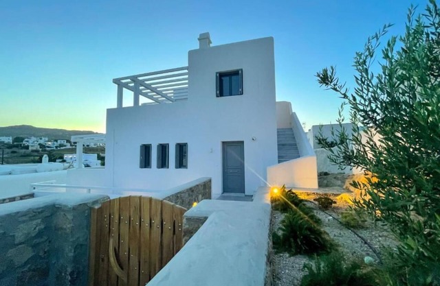 Mykonos Dot Grande Apartment With Balcony