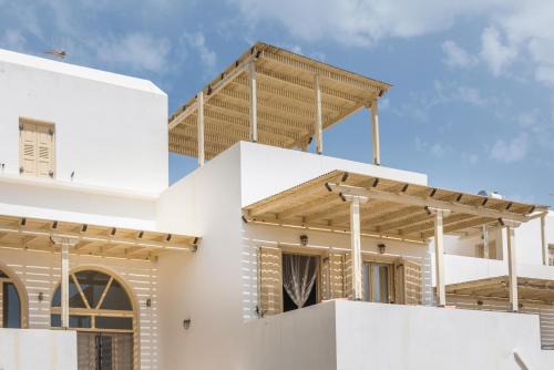 Mylopotas Apartments with Sea View