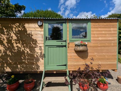 Myndy The Shepherd's Hut