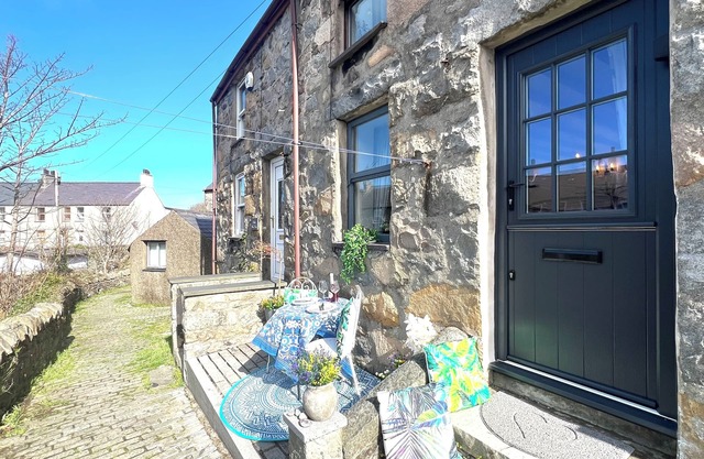 Mynydd a Mor, Mountains and Sea, Llyn Peninsula, North Wales cottage.