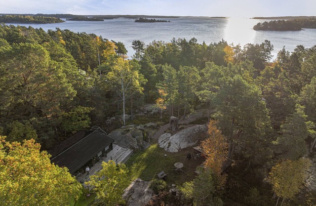 Mysig stuga Stockholms i skärgård
