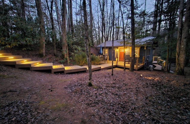 Mystic Moonlight - Charming cabin with WiFi and AC in lovely Sautee Nacoochee