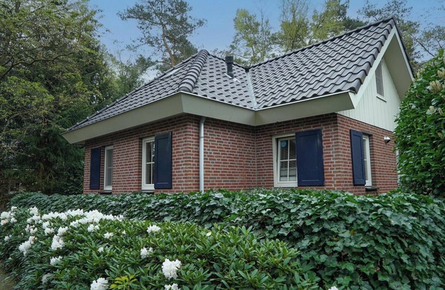 Bungalow with 4 bedrooms and a garden
