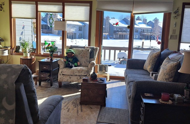 Spacious 3-bedroom condo on Lake Largo in nice Green Bay, Wisconsin
