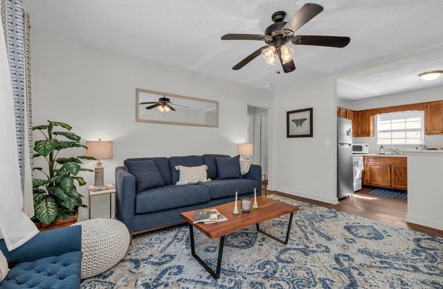 2 Bed Duplex near CHI Memorial, Parkridge, Erlanger, Notre Dame HS, McCallie HS