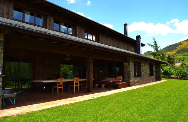NAHUJA I - Cinq Chambres Gîte, Couchages 12
