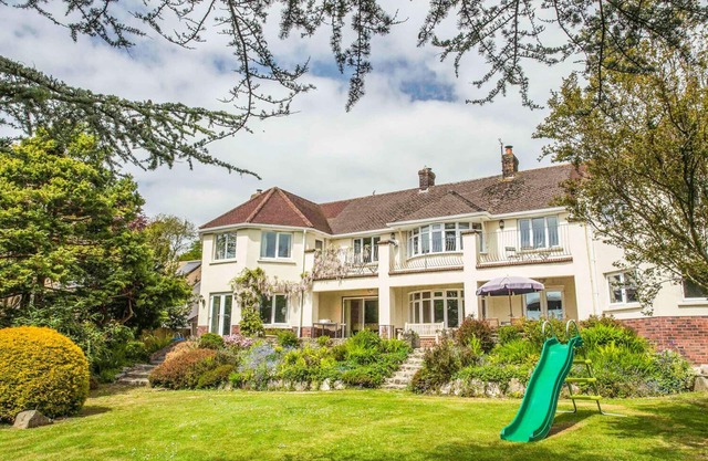 Nairn, BRAUNTON