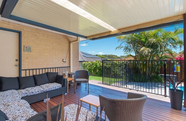Nama Stay - 4 bedroom holiday home with pool
