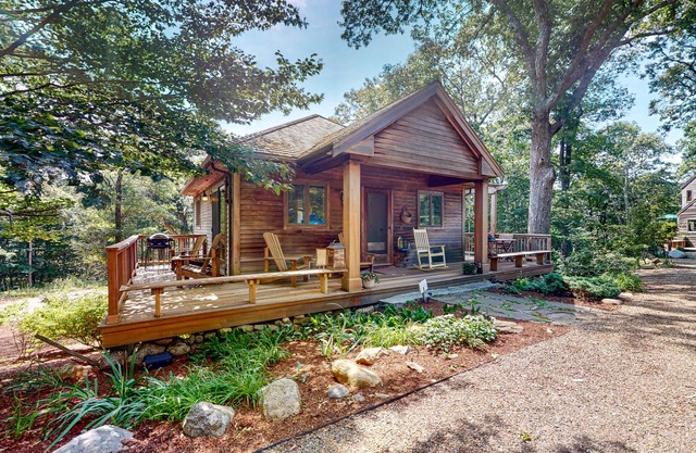 Nana's Rear Treehouse | House in with deck, electric/gas grills, kitchenette