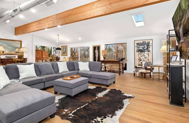Nannas Blessing-Walkable to UofA Campus-Spacious