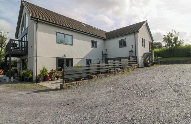 Nant-yr-Rhedyn, RED WHARF BAY