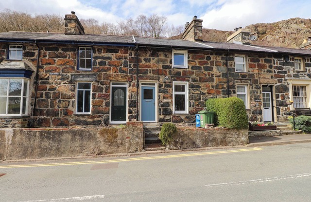 NANTMEL, pet friendly, country holiday cottage in Beddgelert