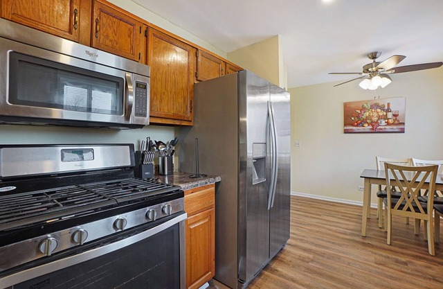 Naperville -Woodview Ct
