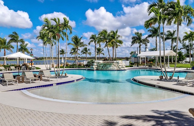 *NAPLES HOUSE WITH POOL near Marco Island