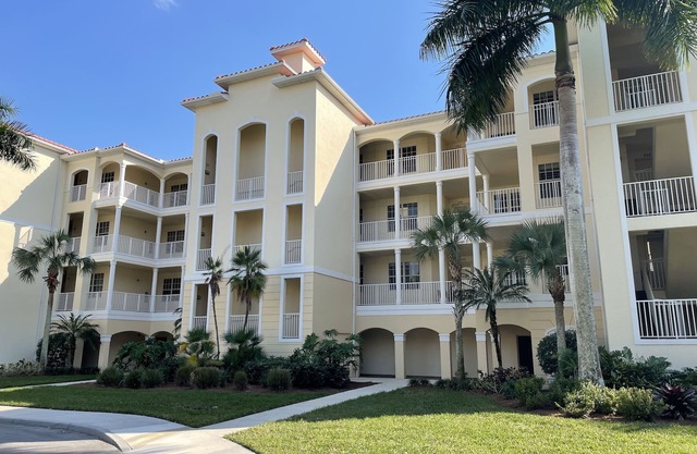 Naples Lakes Signature Arnold Palmer Community Condo