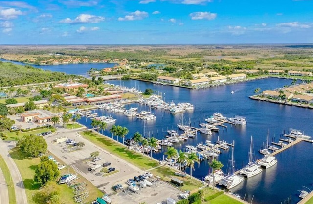 Naples Marina Getaway Studio now freshly REMODELED!