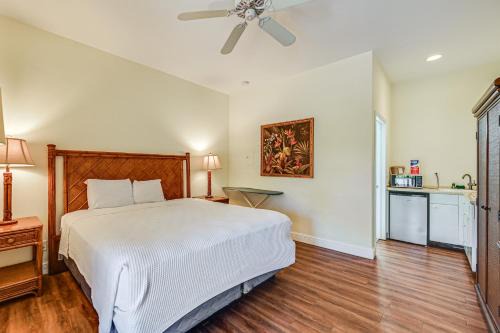 Naples Vacation Rental Studio in Resort Community
