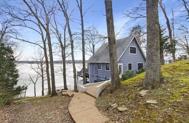 Chalet du lac Nashville, bord de l'eau avec vue Sunset inégalée! 6-7 personnes