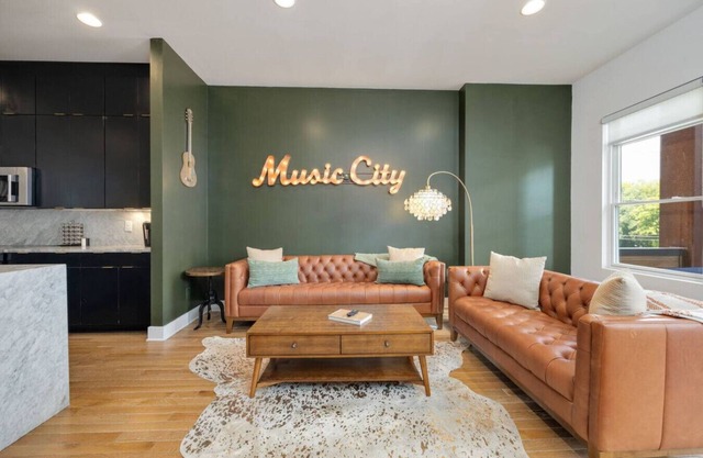 FAB 4BR TOWNHOME ✦ 12 lits confortables vue sur le centre-ville
