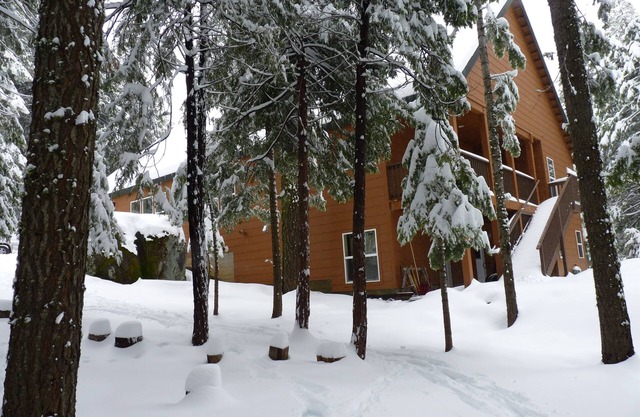 Natal Granite Retraite multi-familiale, WiFi rapide, AC, zone boisée de Shaver Lake