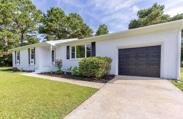 Native Nest: cozy 3-bedroom house in Jacksonville with WiFi, AC