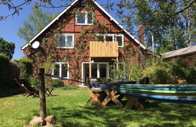 Natural ∙ idyllic ∙ at ground level on 82 m² - private garden - two wood-burning stoves