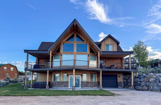 Nature Calls- New home, hot tub & Ideal Beach Pass