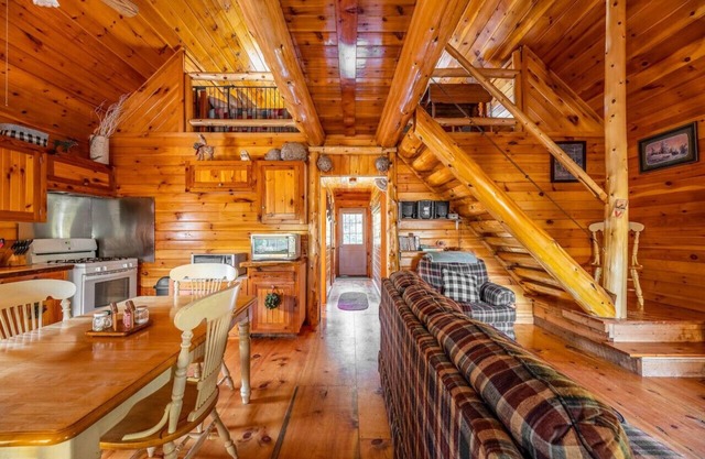 Nature Enthusiast's Haven:Cabin with Scenic Trails