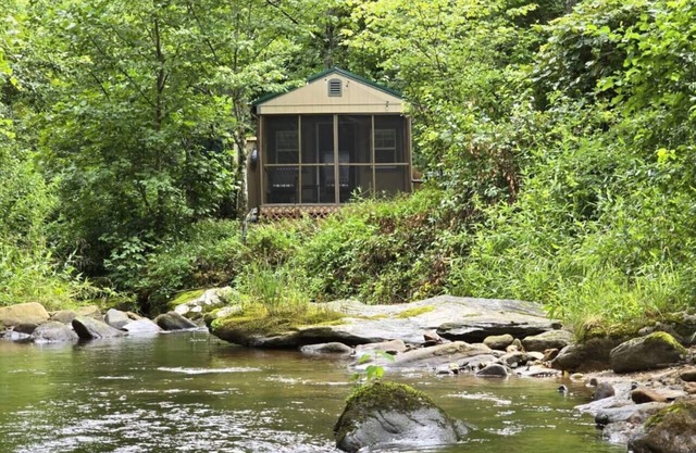 New, Cozy Tiny Home On Creek w/Wifi