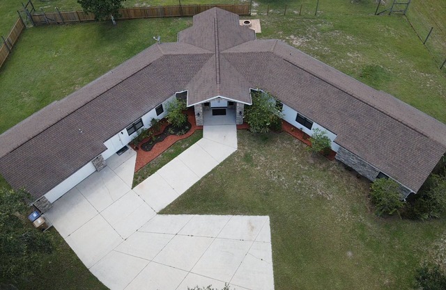 Spacious 5-Bedrooms Contemporary Ranch with fitness room, pool table, fire pit