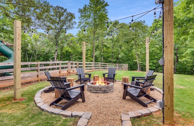 Nature is calling!! Family Friendly Getaway:Hot Tub, Fire Pit, Wine & Weddings
