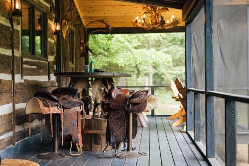 Nature Lovers Paradise Uncle Toms 3BDR Cabin 5644