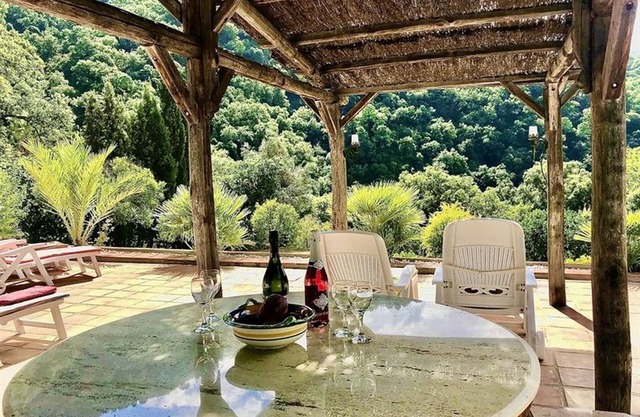 Maison de vacances avec vue sur la montagne, piscine, Wi-Fi, A/C, terrasse et jardin