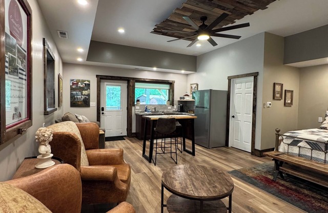 Guest Suite at Cataract Falls Lodge