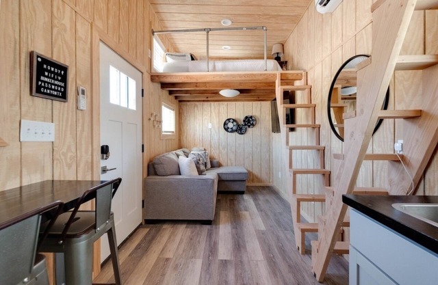 Natures Beauty Secluded TinyHome w/ Complementary Golfing At Canyon Country Club