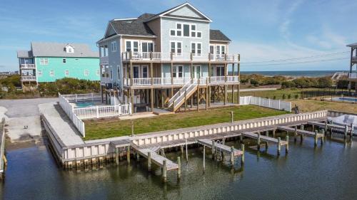 Nautical Pointe