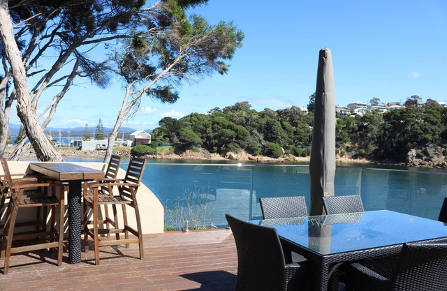Nautical Retreat - A Couples hideaway - 5+ nights