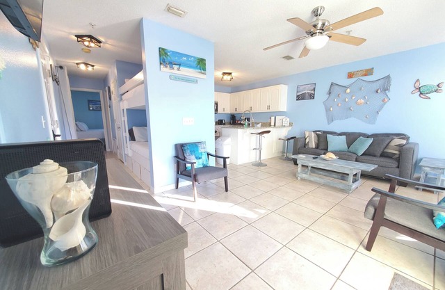 Navarre Beach Landing - Pool, Balcony, Fireplace, Kitchen, Laundry & Work Desk