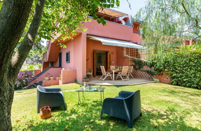 Naxos Seaside Apartment with Gardens, Parking and Swimming Pool