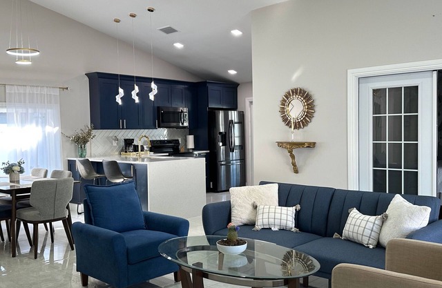 Blue Orchid Escape Charming 2-bedroom house